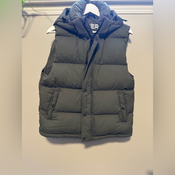 Aritzia Jackets & Blazers - Aritzia Women's Super Puff Vest - Dark Green